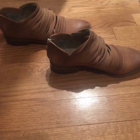 Free People “Lost Valley” Ankle Booties Leather Size 7 / leather booties / fall - Picture 4 of 5